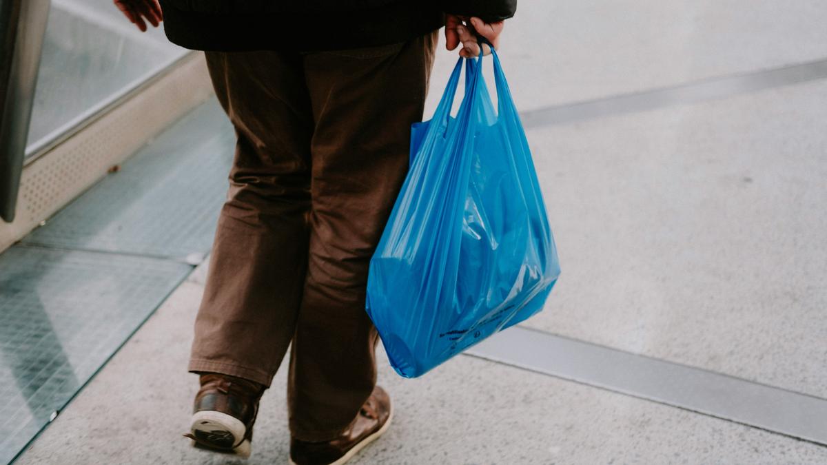 Are Thinner Plastic Bags Better for Washington's Environment?