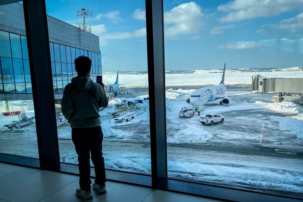 Snow Shuts Down Istanbul Airport Causing Commuter Chaos
