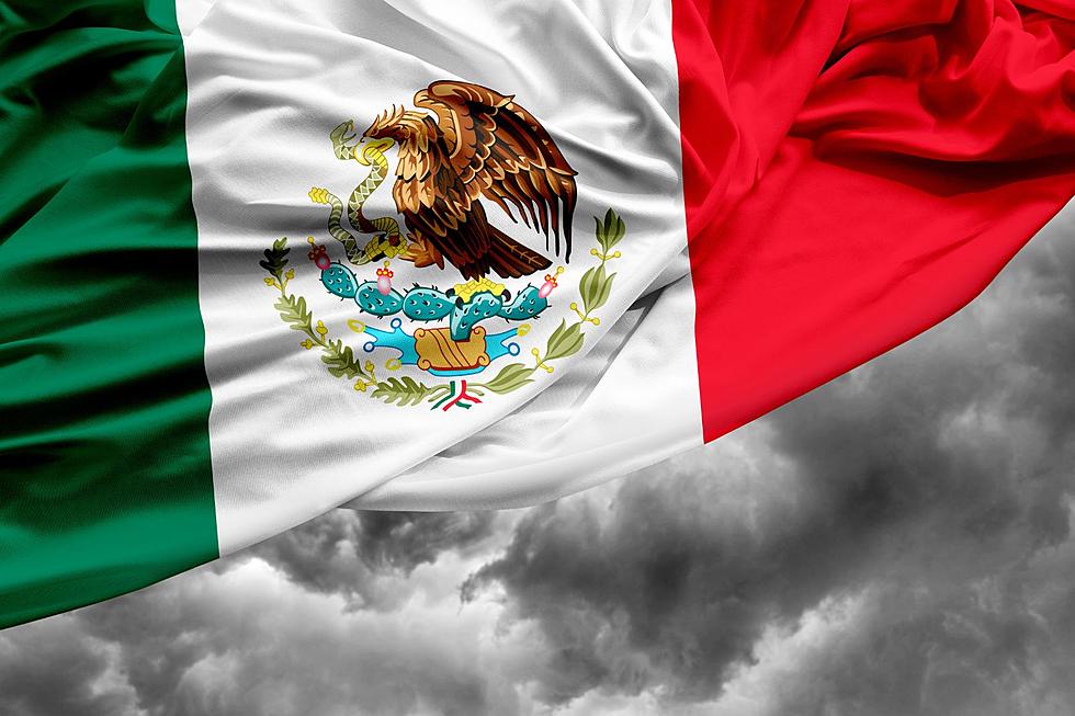 Hispanos celebran el dia de la Bandera de México