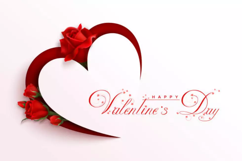 Celebrando la festividad de San Valentín y realizando regalos.