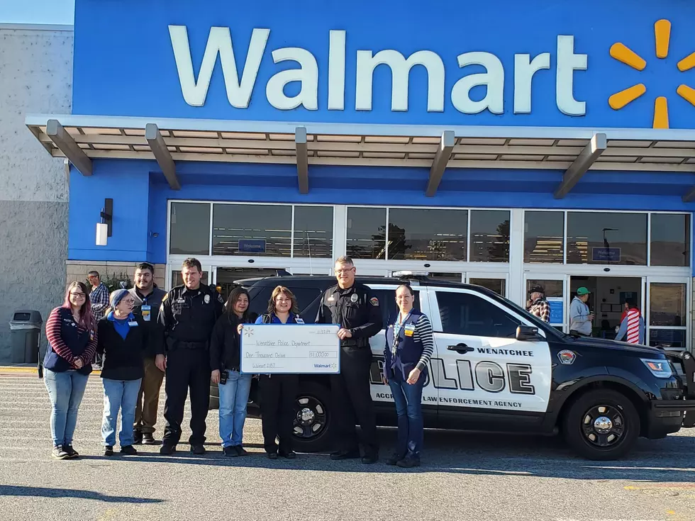 Walmart Donates $1,000 to Wenatchee Police Department