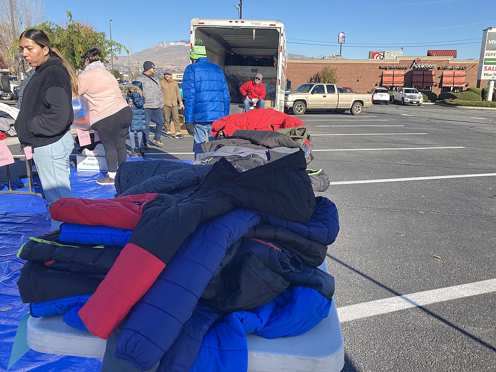 Wenatchee Area Residents Give Donations In Coats For Kids Drive