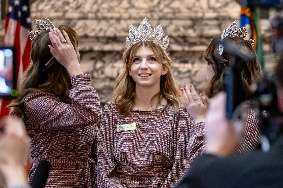Sen. Hawkins with the Apple Blossom Royalty - Feb. 27, 2024