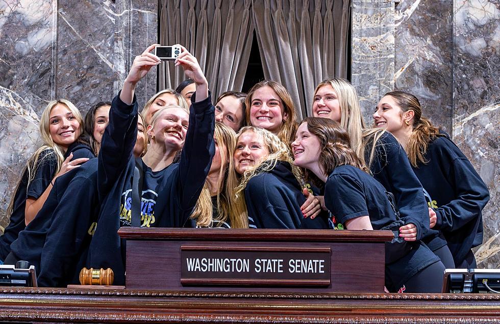 Wenatchee State Volleyball Champs Honored at State Capitol