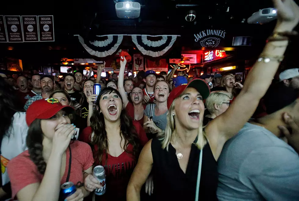 Chicago Hockey Fans Watch Stanley Cup Finals