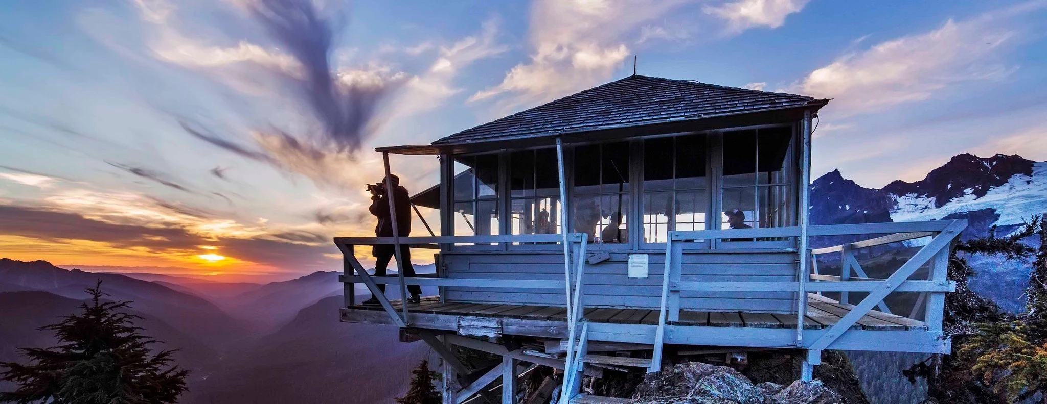 Unwind In Nature: Rent Cabins & Lookouts In Oregon And Washington