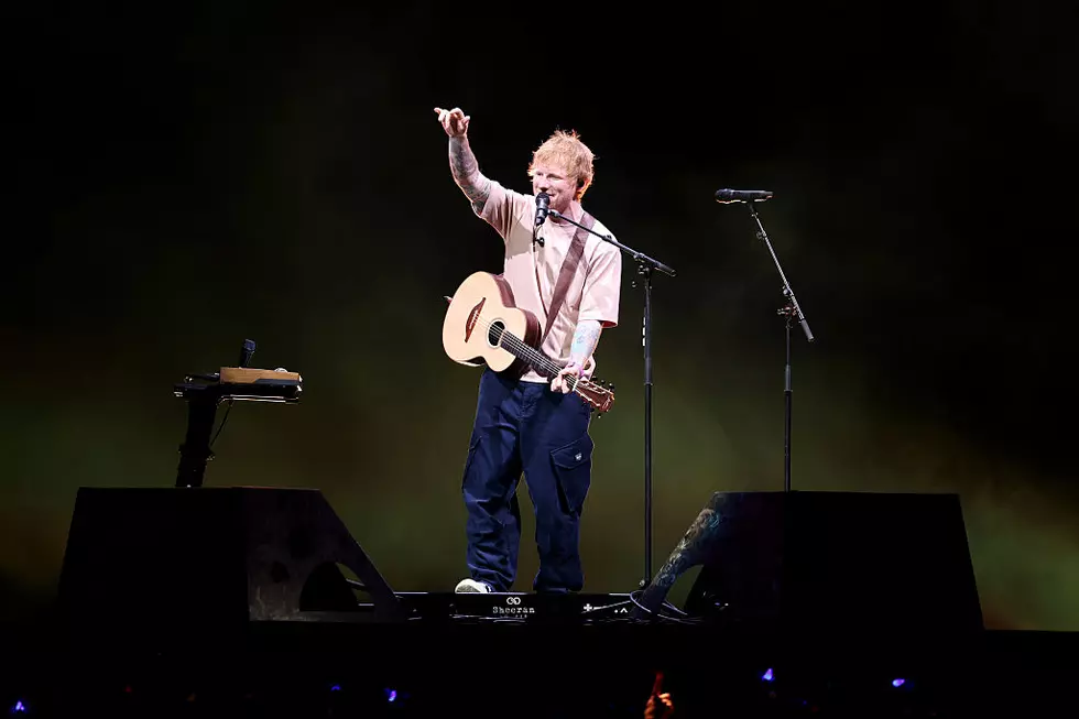 Ed Sheeran Takes Batting Practice With Mariners' Julio Rodr&iacute;guez