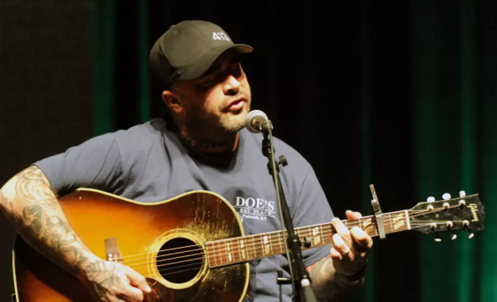 Staind&#8217; Aaron Lewis Tries Country [VIDEO]