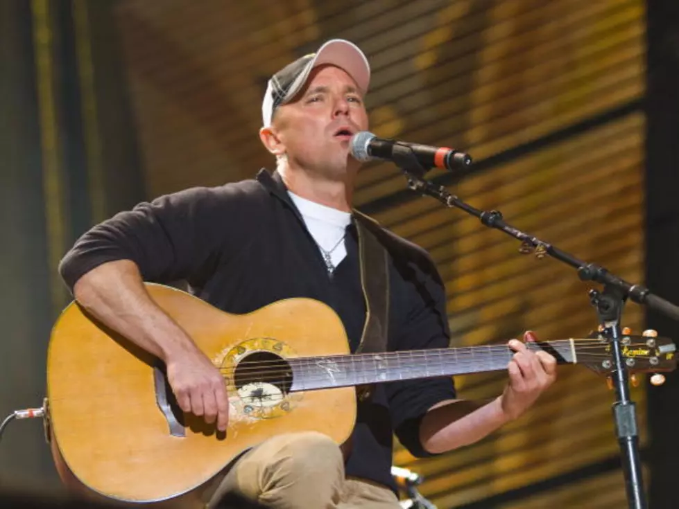 Kenny Chesney Serenades 14 Year Old Girl With Cancer