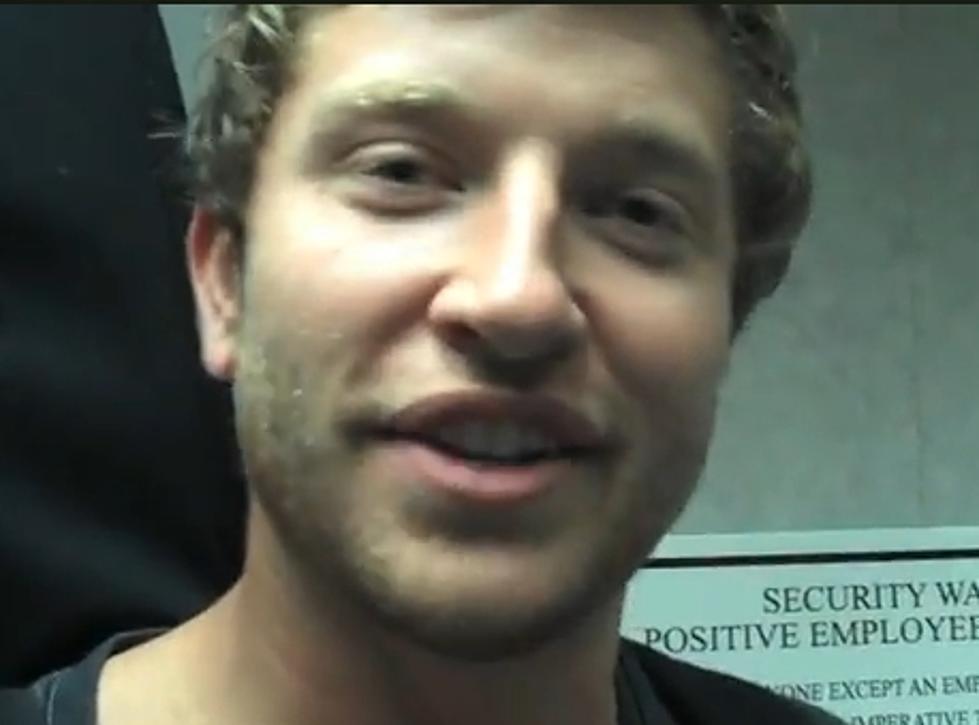 Brett Eldredge Stuck In Elevator And Starts Singing [VIDEO]
