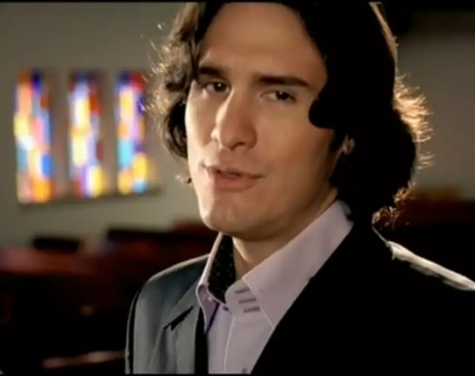 Joe Nichols Sings For Fashion [VIDEO]