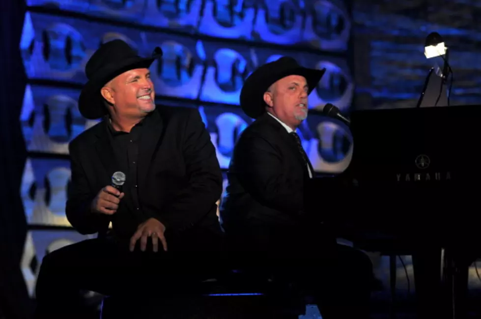 Garth Brooks Inducted Into Songwriters Hall Of Fame [VIDEO]