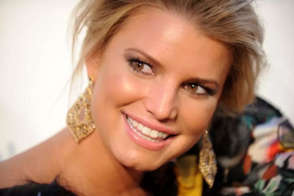 Jessica Simpson Announces She Is Expecting First Baby