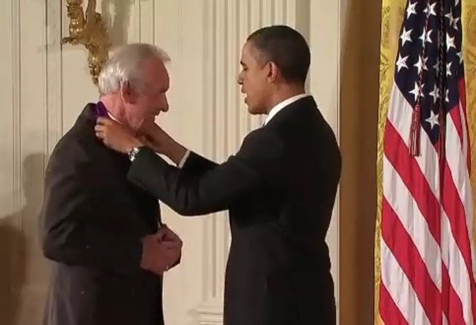 Mel Tillis, Al Pacino Receive National Honor at White House [VIDEO]