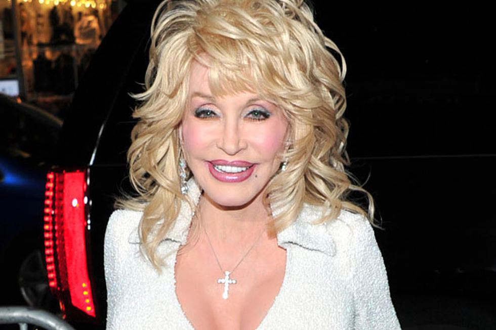 Dolly Parton Book ‘Dream More’ To Be Released in November