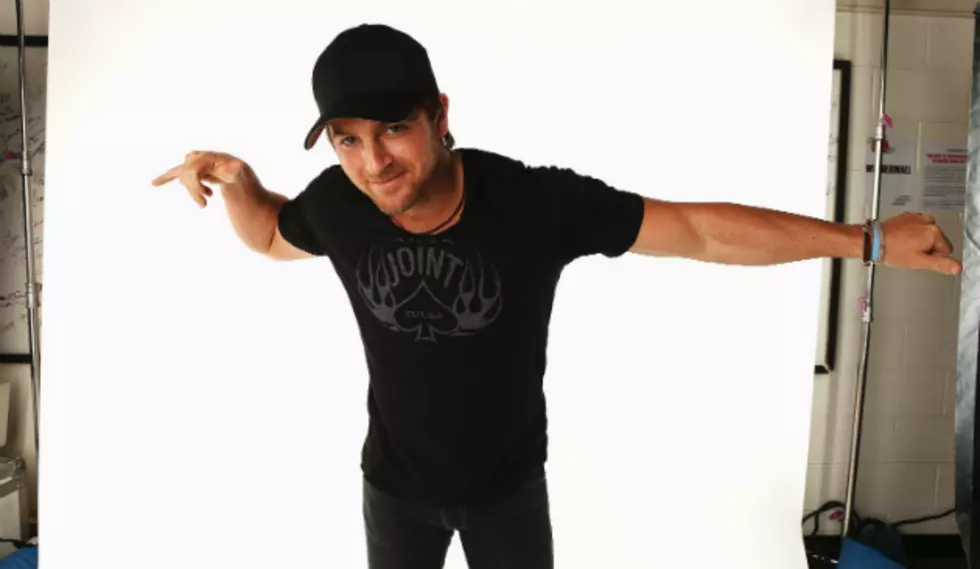 Kip Moore’s ‘Beer Money’ Video Shows Off His Carefree Side [VIDEO]
