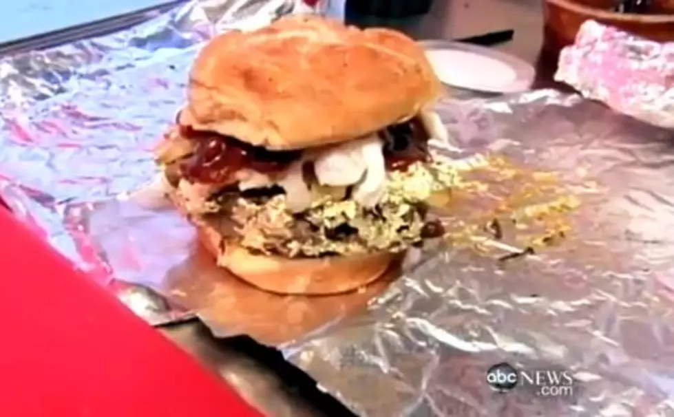 New York Selling Gourmet Burgers Flecked with Gold Worth Upwards of $300 [VIDEO]