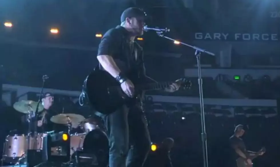 Sneak a Peek Behind the Scenes at the CMA&#8217;s with Brantley Gilbert [VIDEO]