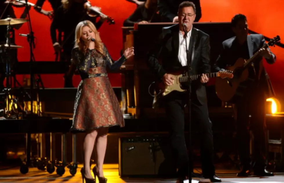 Kelly Clarkson and Vince Gill Perform &#8220;Don&#8217;t Rush&#8221; During the 46th Annual CMA&#8217;s Show [VIDEO]