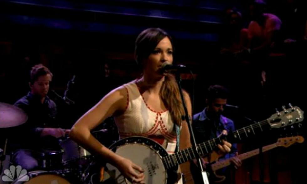 Watch Kacey Musgraves Perform ‘Merry Go Round’ on Late Night with Jimmy Fallon