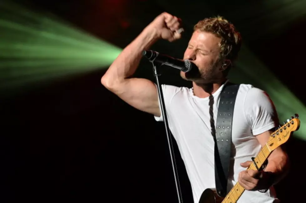 Dierks Bentley Covers Avicii’s ‘Hey Brother’ at the Country to Country Festival