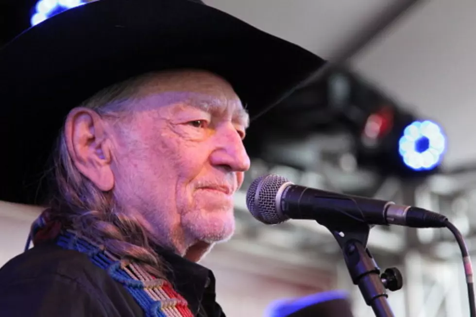 Willie Nelson Premieres Video For His New Song ‘The Wall’