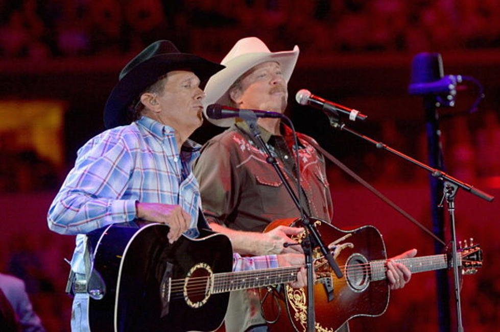 Listen to George Strait  Sing ‘Murder on Music Row’ with Alan Jackson at His Final Concert