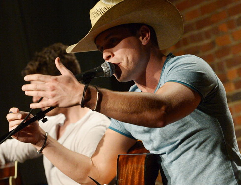 Watch Dustin Lynch’s Cover of Bruno Mars’ ‘Just the Way You Are’