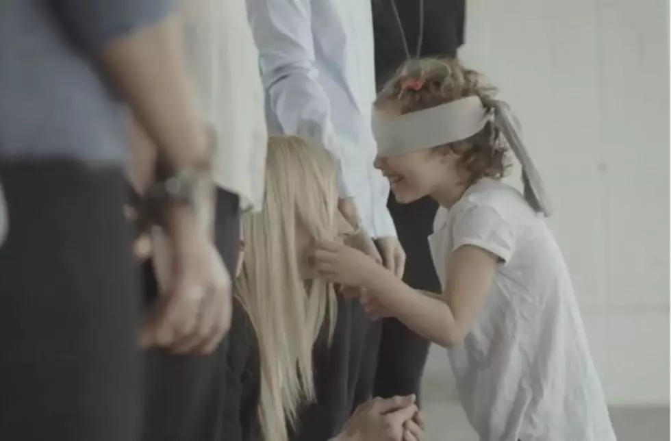 Jewlery Ad Shows the Unique Bond Kids Have With Their Mothers