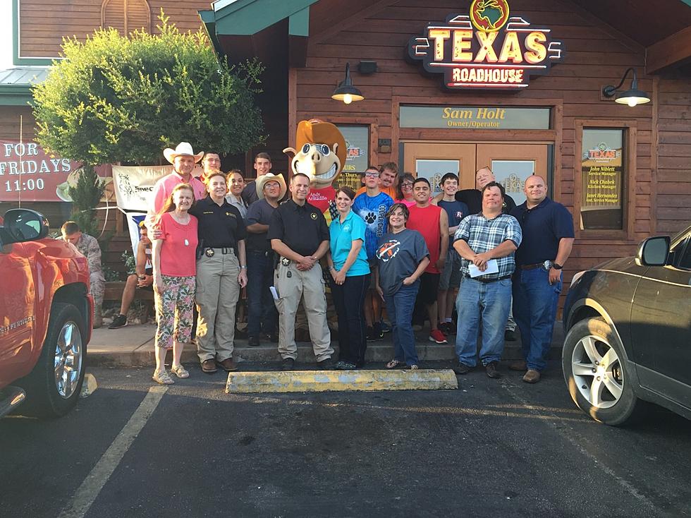 Abilene Police ‘Tip-a-Cop’ Night at Texas Roadhouse Benefits Special Olympics