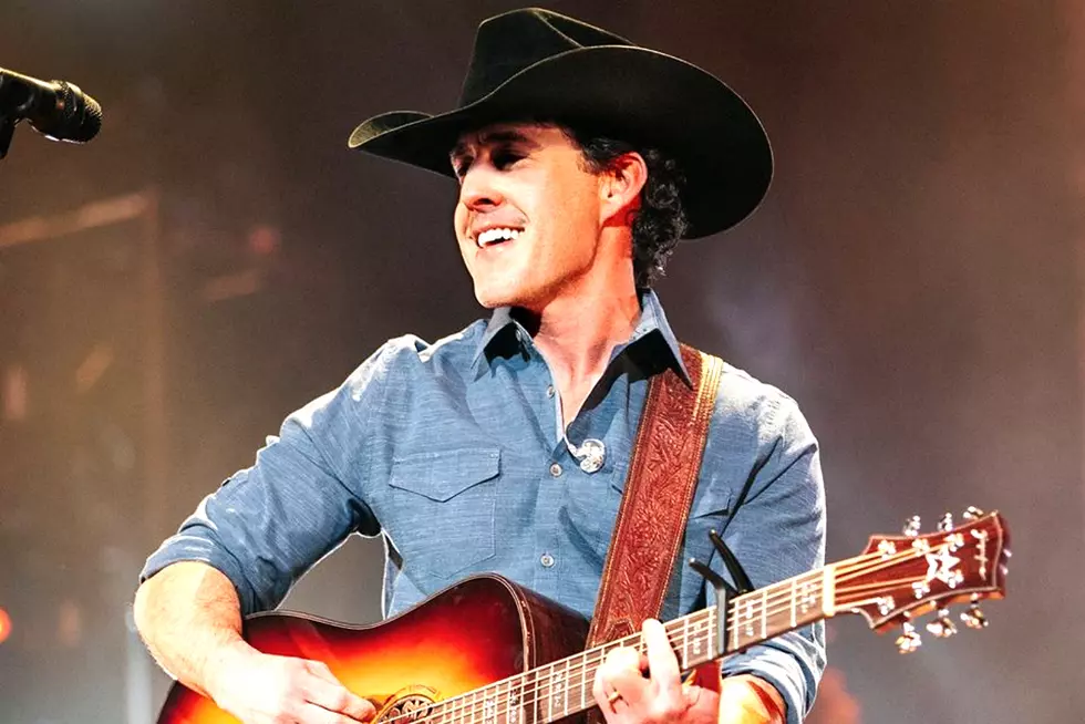 Get Ready for the Best Christmas Concert Ever With Aaron Watson Live
