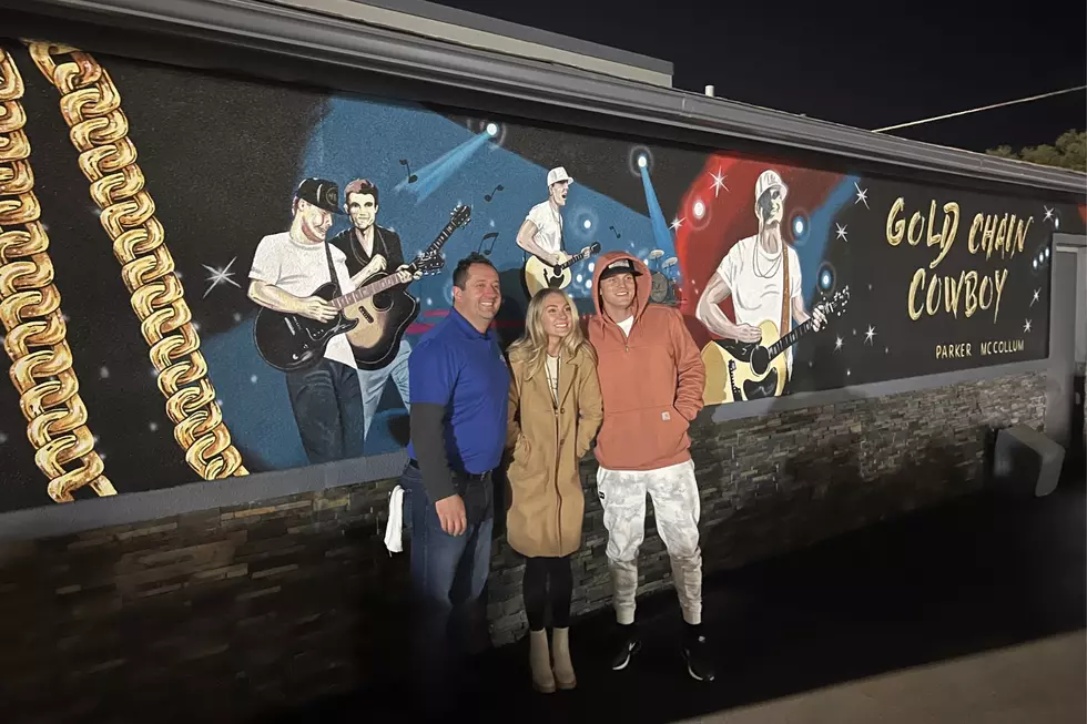 Abilene Artist Paints Beautiful Parker McCollum Mural on a Restaurant Wall