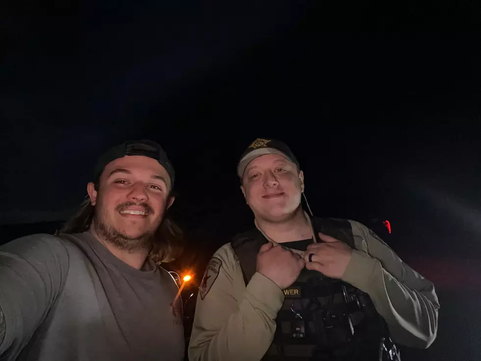 Storm Chaser Meets Local Deputy: A Moment of Community Connection in North Dakota