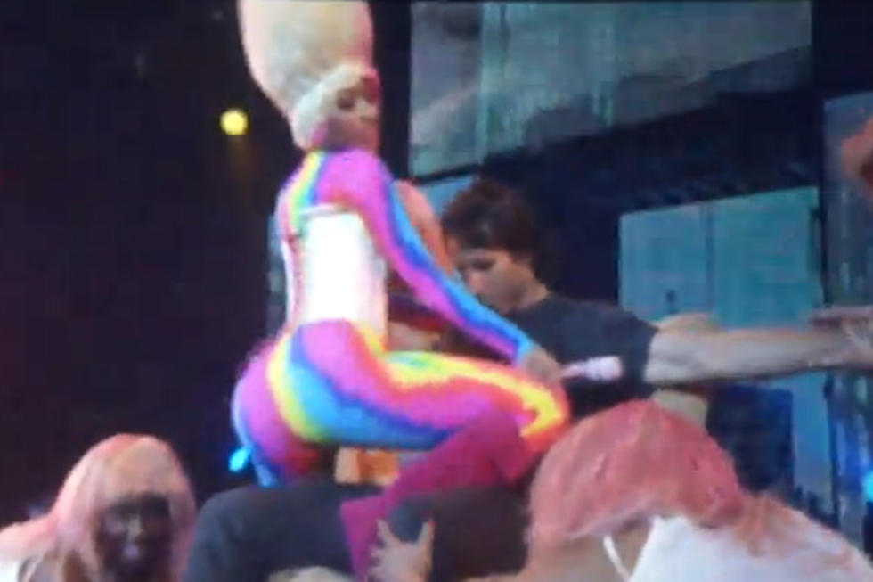 Steve Nash Gets Awkward Lap Dance From Nicki Minaj [VIDEO]