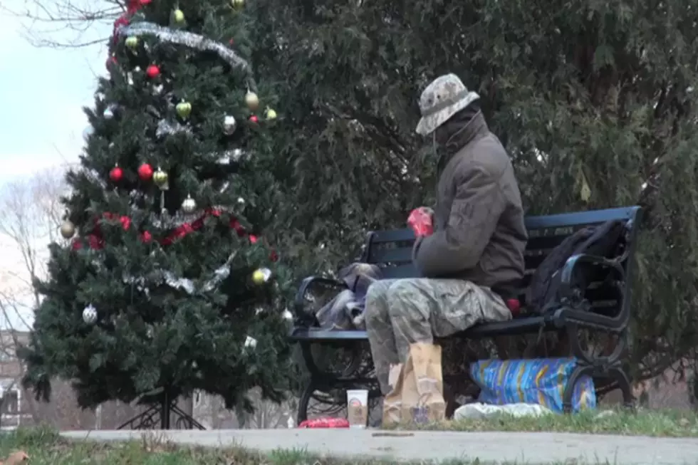 Pranksters Bring Christmas to the Homeless [VIDEO]