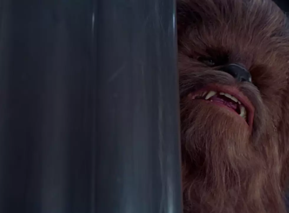 Chewbacca Sings Silent Night… Yeah, This Exists