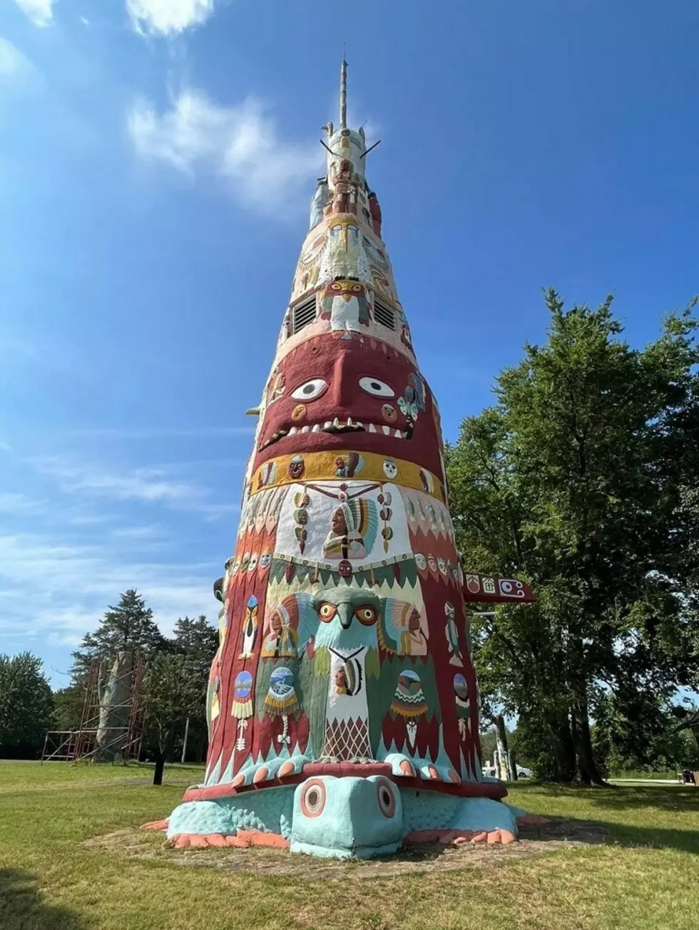 The &#8216;World&#8217;s Largest Totem Pole&#8217; Is An Oklahoma Original