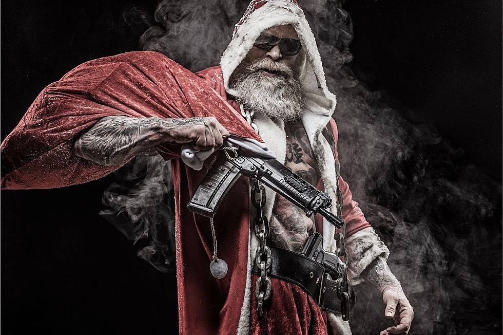 Gun-Toting Santa Billboard Sparks Outrage in Oklahoma