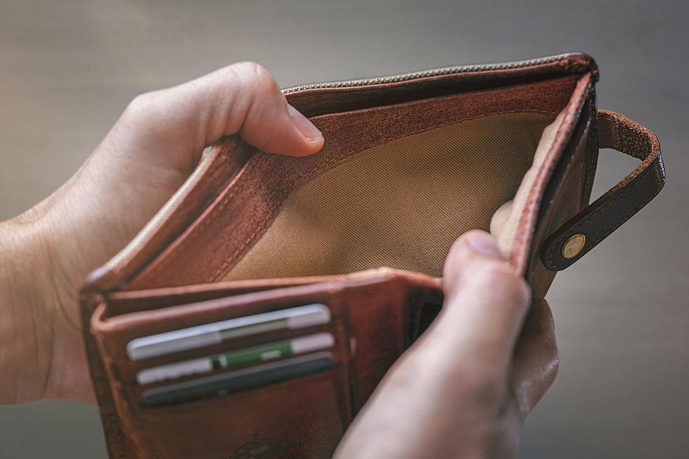 Experts Warn Oklahomans to NOT CARRY These Items In Their Wallets