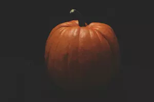 UM&CloseCurlyQuote;s Famous Pumpkin Is Back on Main Hall
