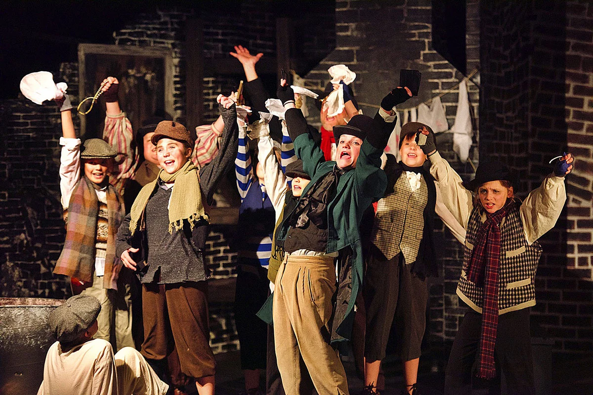 Hamilton Players Bring 'Oliver' Musical to the Stage
