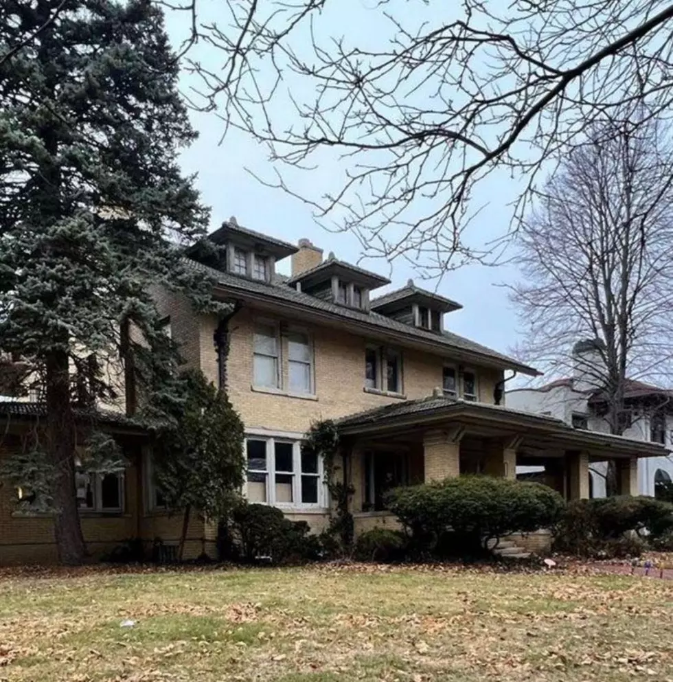 Why Is Aretha Franklin&#8217;s Detroit Home Listed On Zillow With No Interior Photos?