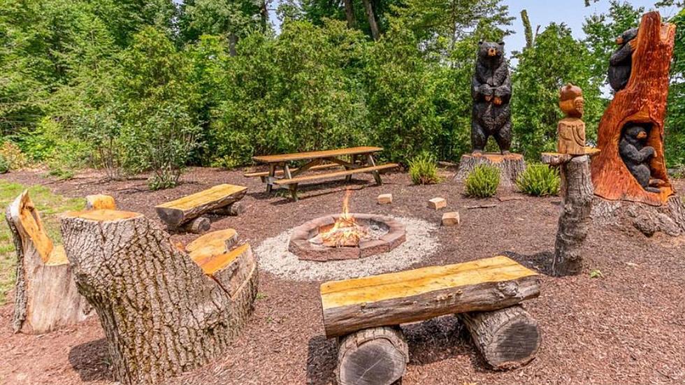 Bear&#8217;s Lakeshore Lodge in Stevensville Is A Pure Michigan Airbnb