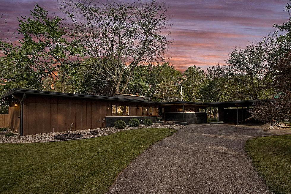 Mid-Century and Modern Styles Coexist In This Richland Home