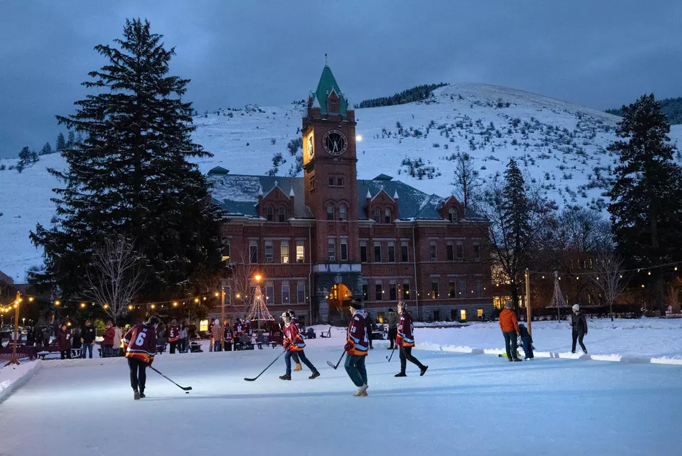 Feel the Love! Montana Grizzly Hockey Team Embraces Community