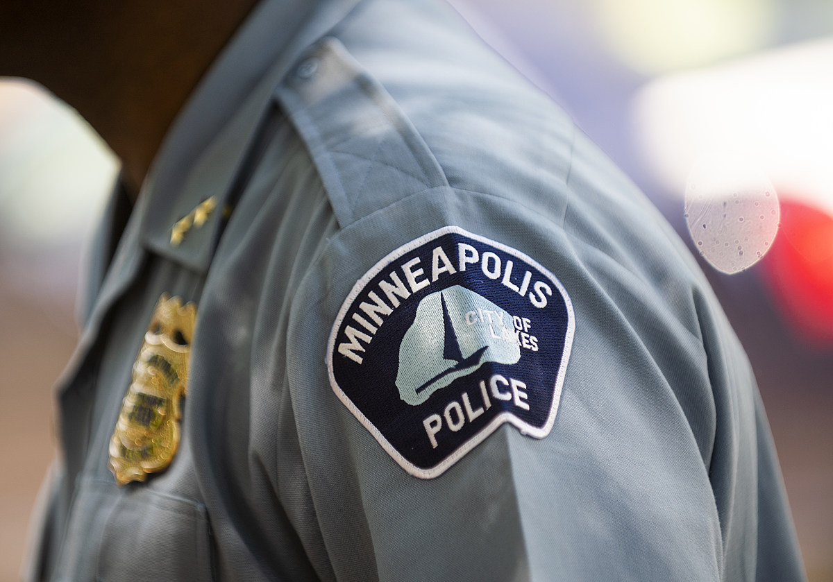 Полиция Миннесоты. Американский полицейский со спины. Minnesota Police. Police Recruit.