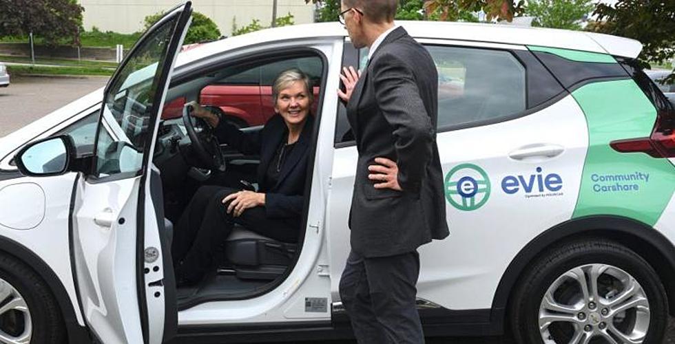 Twin Cities Celebrate EV Car Sharing While Statewide Adoption Struggles