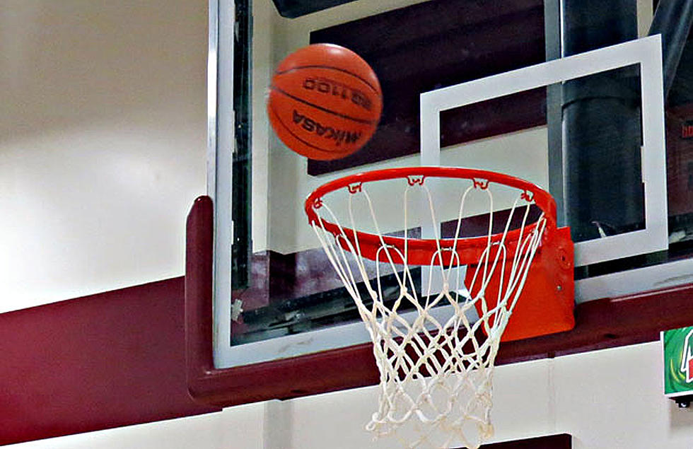 Plenty of Bouncin&#8217; Basketballs in High School Tournaments