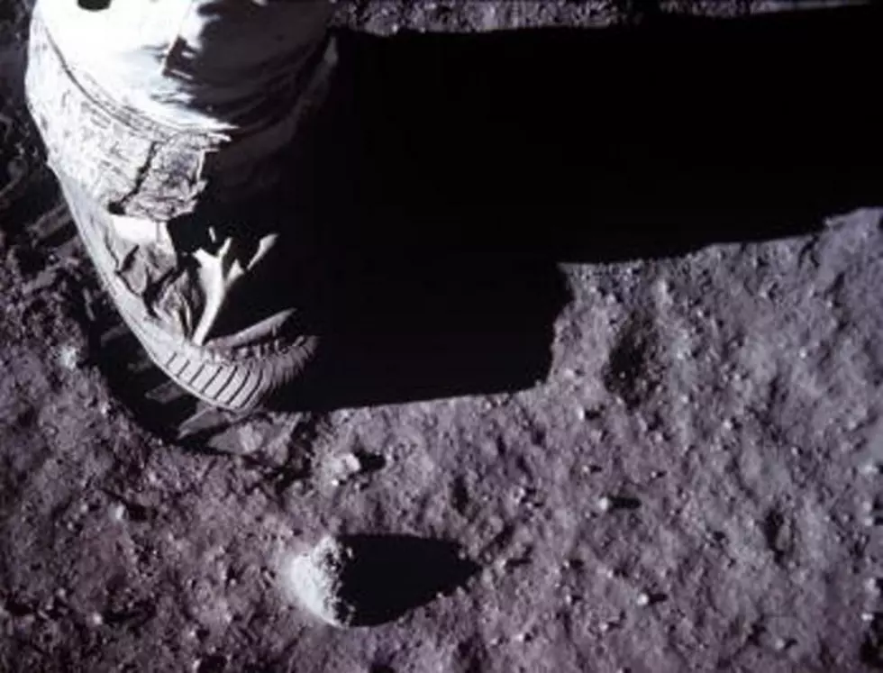 Mansfield Library To Display Moon Rock [AUDIO]