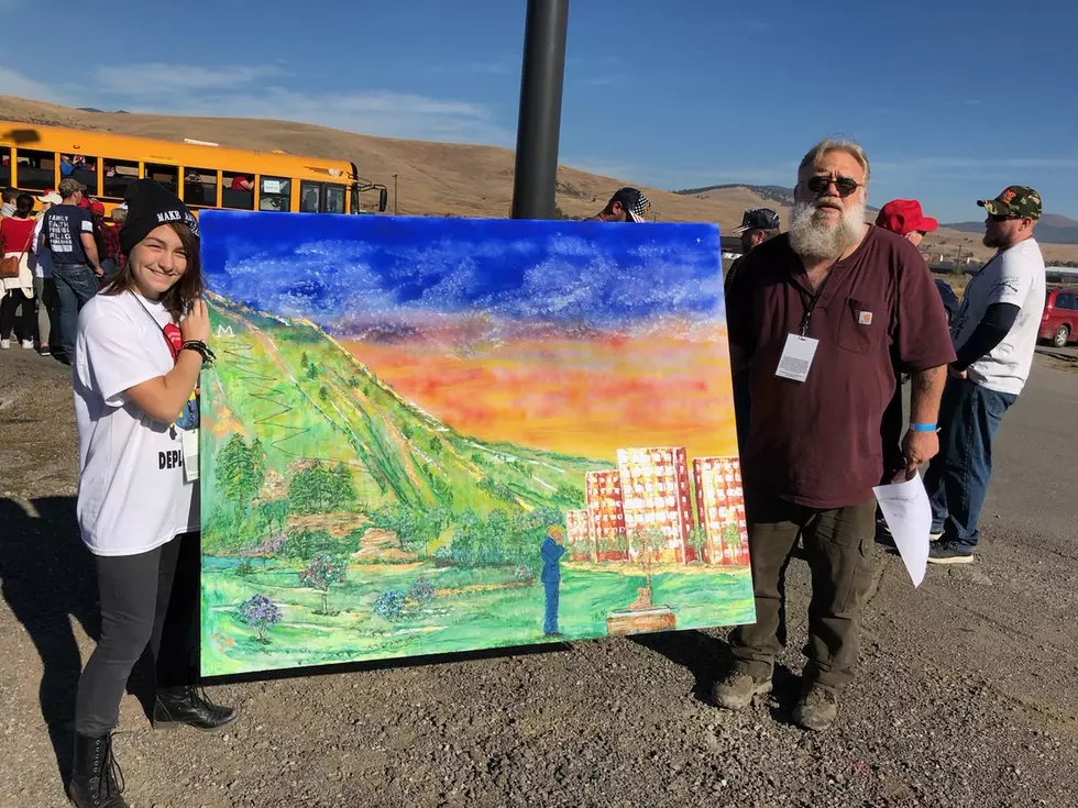 Montana Veterans Deliver Painting to Trump at Missoula Rally